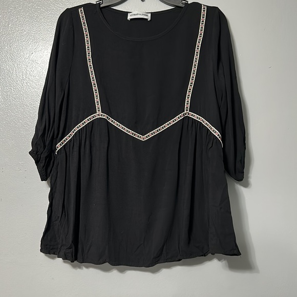 Citrus and Lemon black embroidered 3/4 sleeve top - Picture 8 of 9
